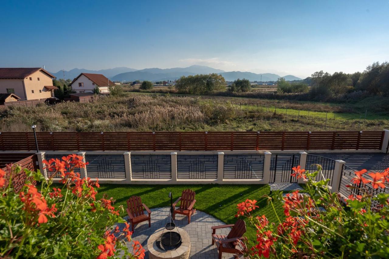 Roots Villa Redwood Μπρασόβ Εξωτερικό φωτογραφία
