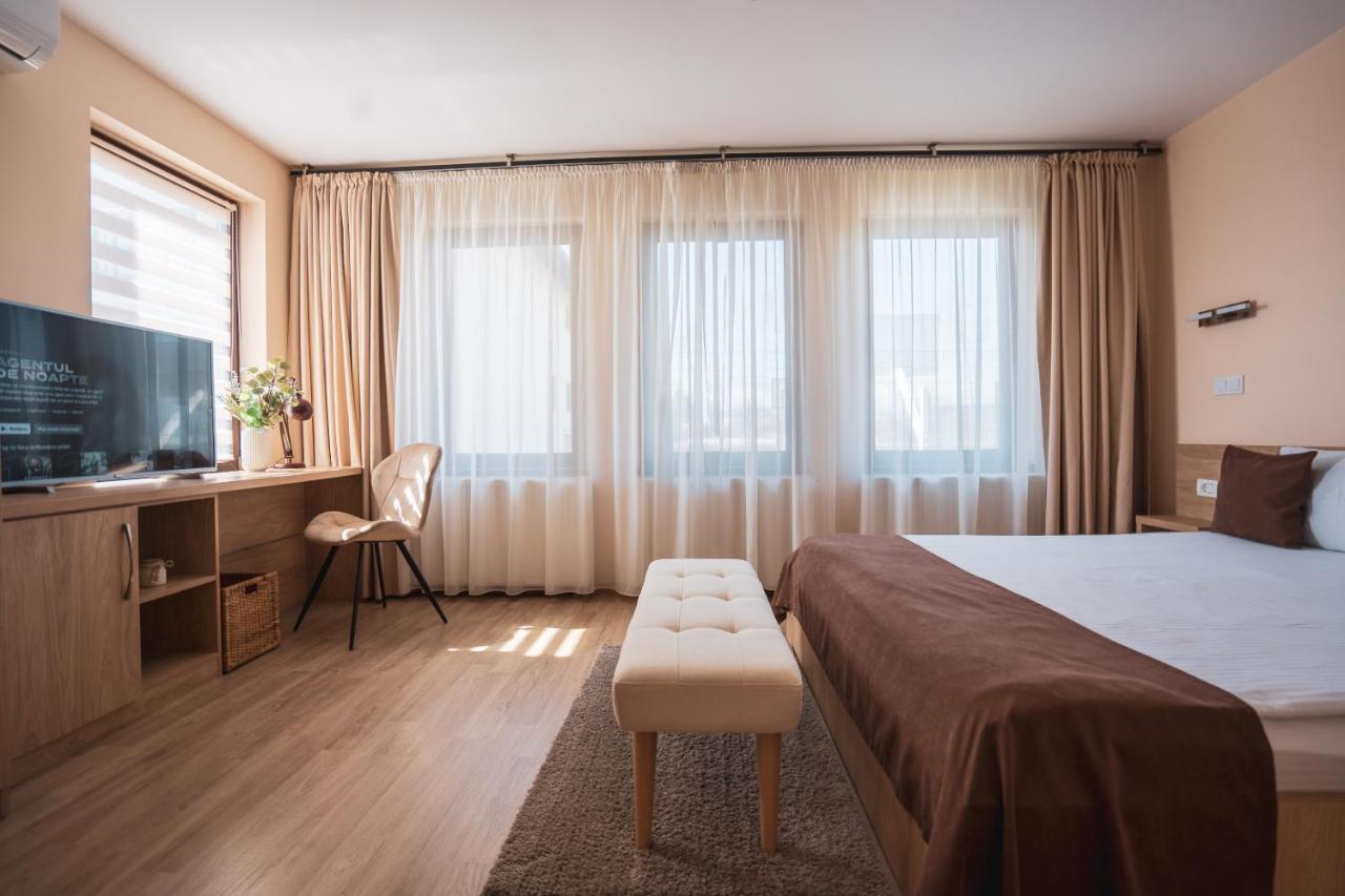 Roots Villa Redwood Μπρασόβ Εξωτερικό φωτογραφία