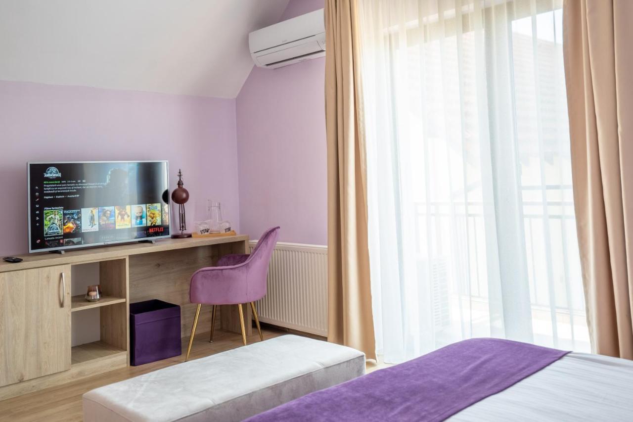 Roots Villa Redwood Μπρασόβ Εξωτερικό φωτογραφία