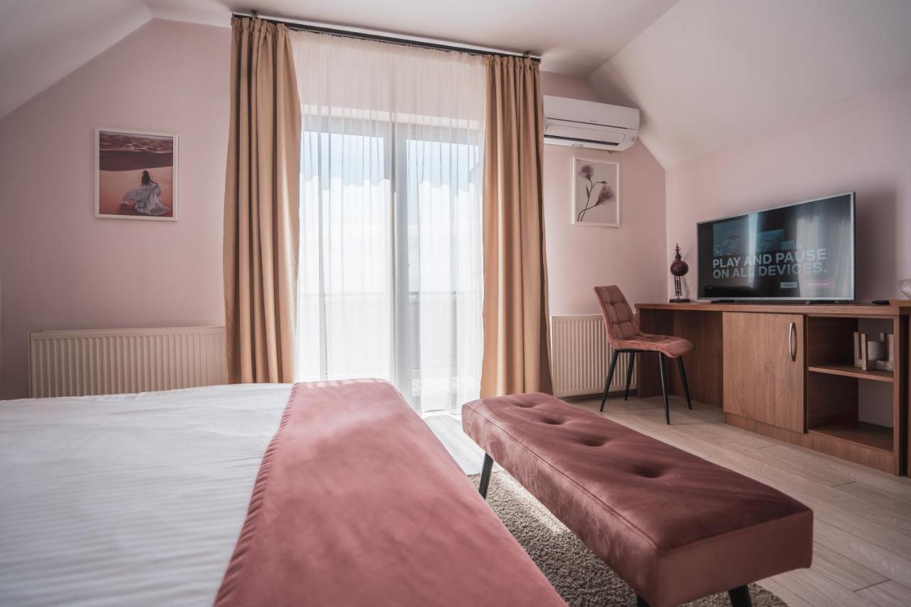 Roots Villa Redwood Μπρασόβ Εξωτερικό φωτογραφία