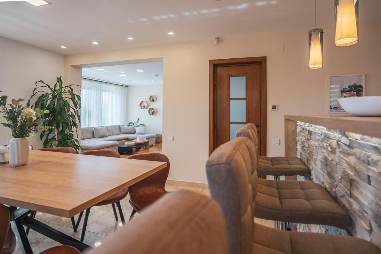 Roots Villa Redwood Μπρασόβ Εξωτερικό φωτογραφία