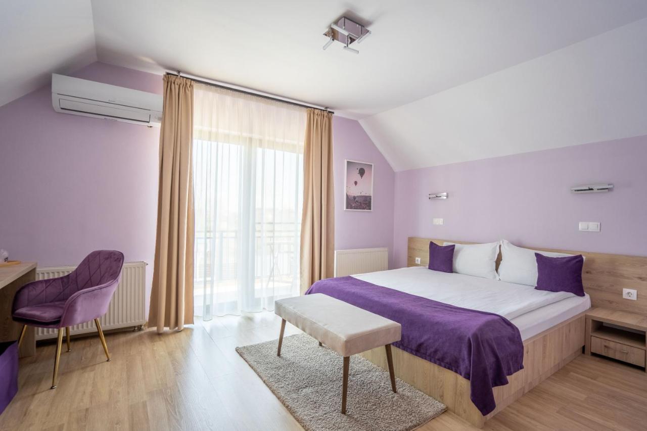 Roots Villa Redwood Μπρασόβ Εξωτερικό φωτογραφία
