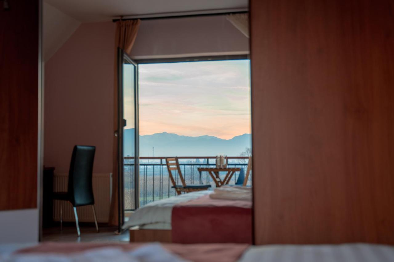 Roots Villa Redwood Μπρασόβ Εξωτερικό φωτογραφία